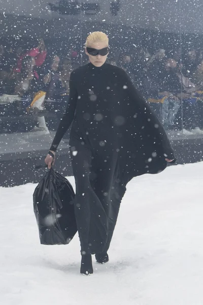 Look 1